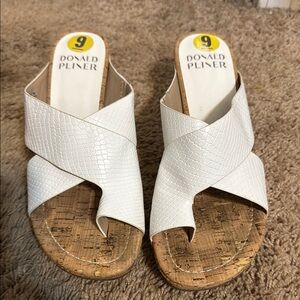 Donald J. Pliner White Slide Sandals Criss-Cross Straps 9 Minimalist Comfort